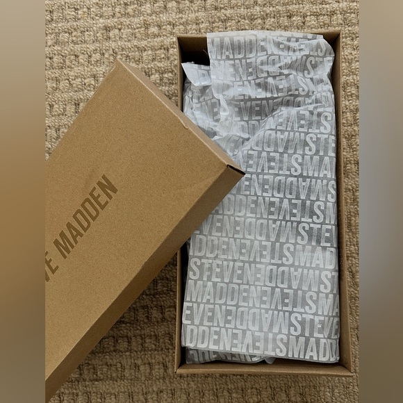 Graya Black Patent - Steven Madden - Picture 6 of 8